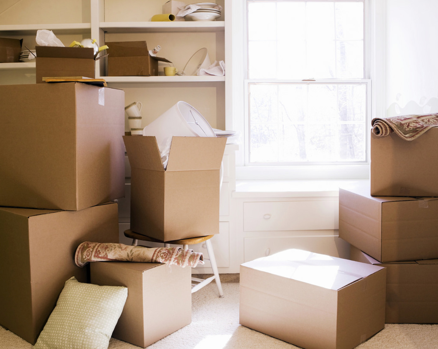  10 Reasons Why to Hire Movers to Help You While Relocation