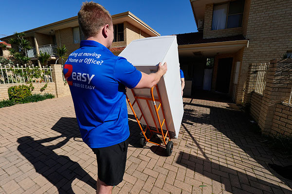 7 TIPS FOR EASY MOVING WITH FRIDGE