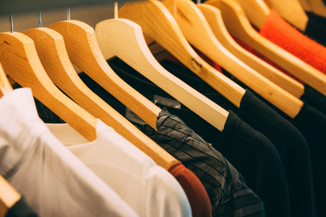 How to Pack Clothes on Hangers for Moving? A Step-by-Step Guide