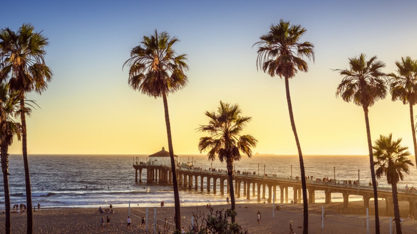Smooth Moves in Manhattan Beach: Navigating Your Relocation with Expert Moving Companies